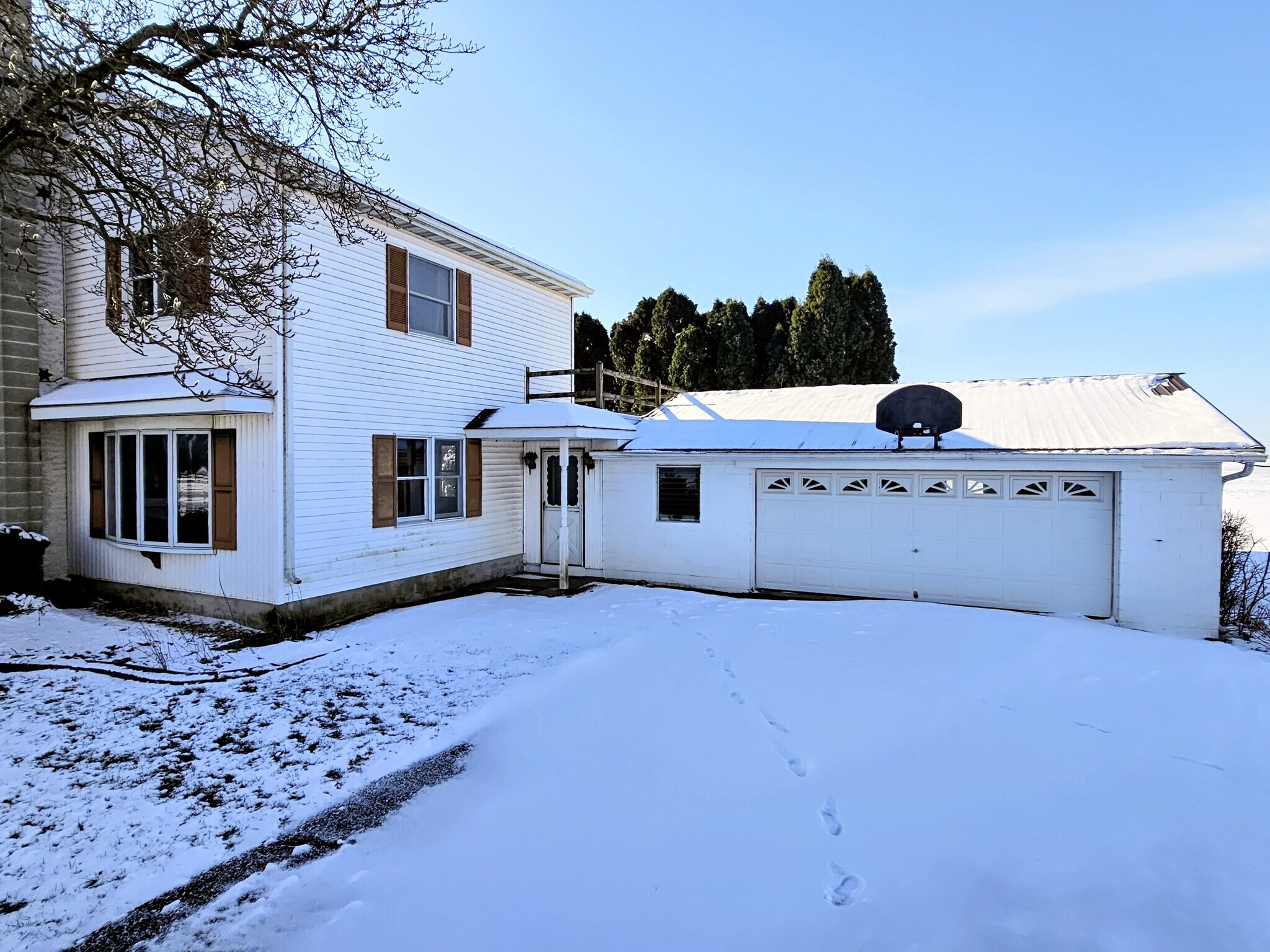 Building Photo - 334 Wissler Rd