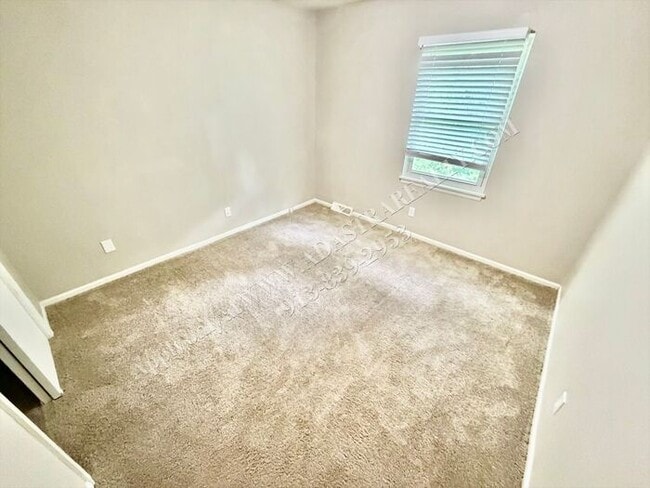 Building Photo - Beautiful 2 Bedroom Home in KCK-Available NOW!