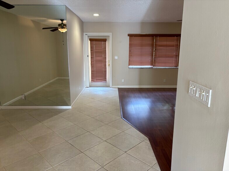 Building Photo - 3951 NE 17th Ave