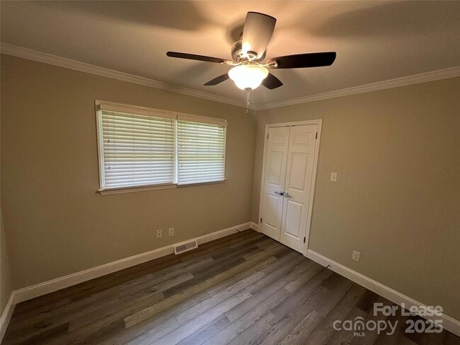 Building Photo - 104 Secrest Ave