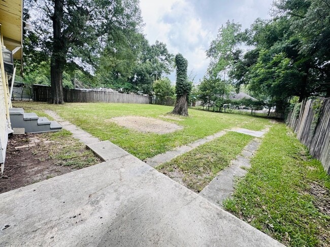 Building Photo - 3648 Evangeline St