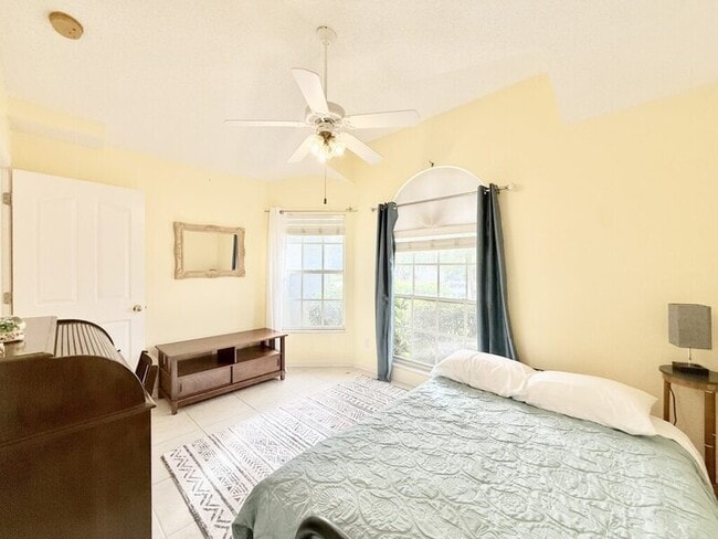 Building Photo - 854 Addison Dr NE