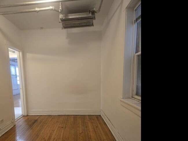 Building Photo - 1 bedroom in Chicago IL 60622