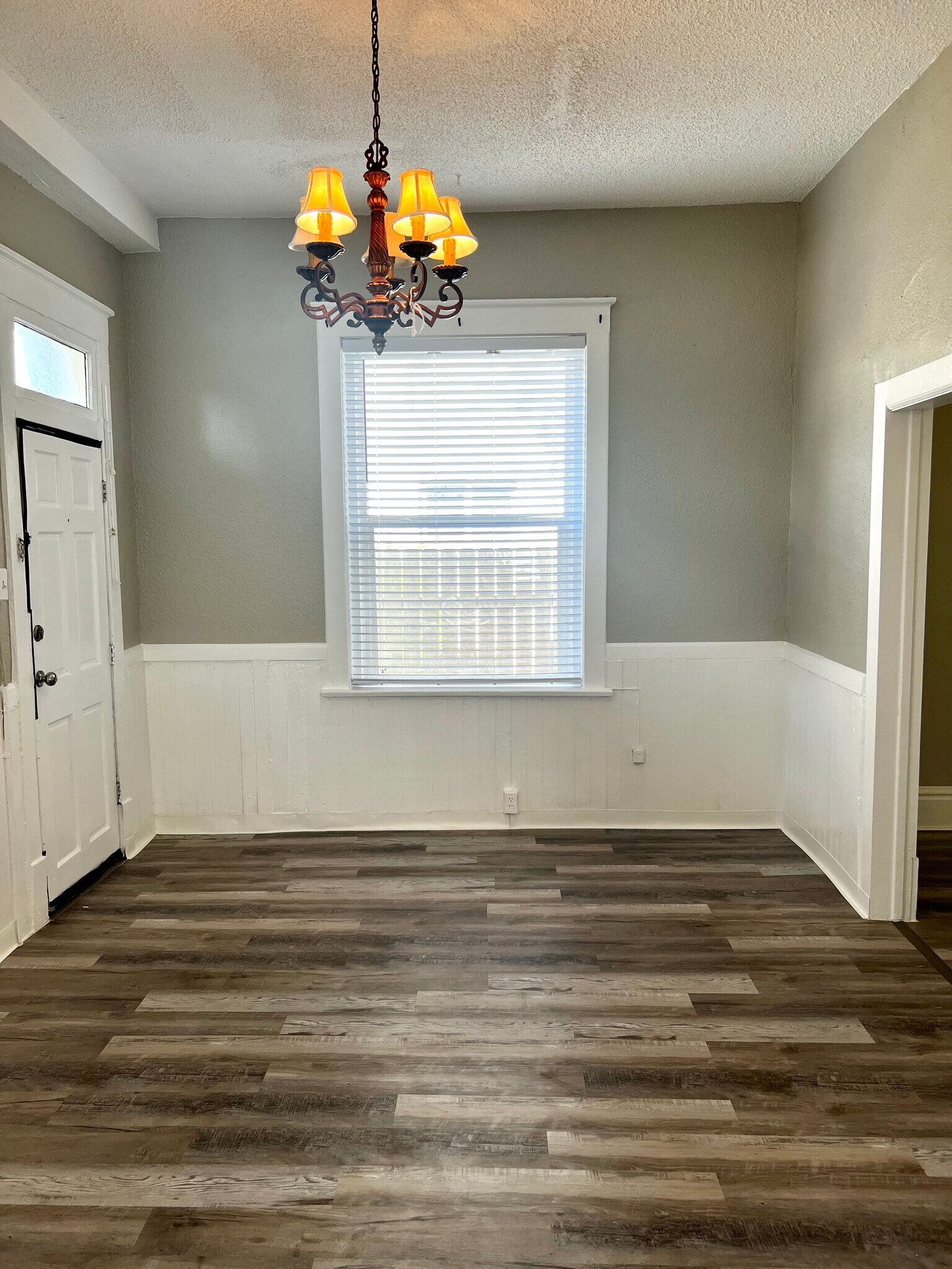 Building Photo - 211 Broadway Ave