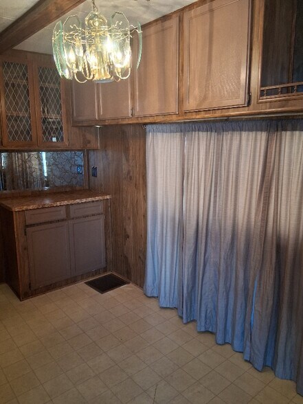 Building Photo - 275 N Saguaro Dr