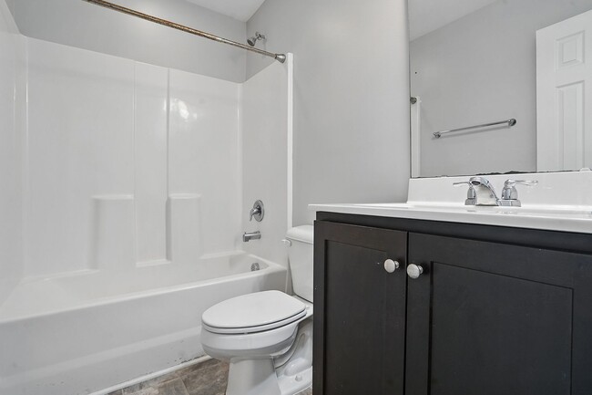 Building Photo - AVAILABLE-GREAT HOME IN THE HEART OF RALEI...