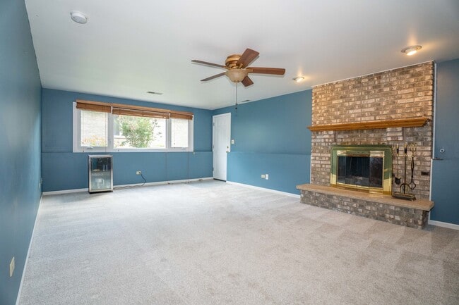 Building Photo - 16409 Winding Creek Rd