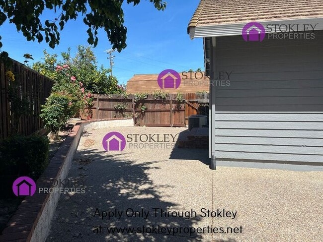 Building Photo - 1145 Summer Way