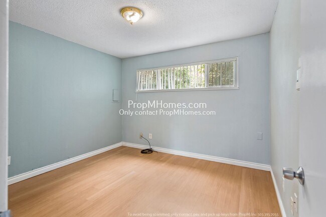 Building Photo - Well-Located Tigard Apartment – Cozy, Clea...
