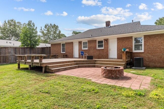 Building Photo - 1309 Willow St