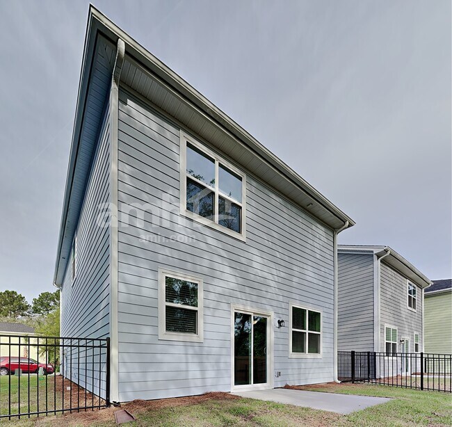 Building Photo - 1823 Produce Ln