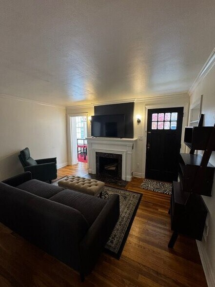 Building Photo - 612 Union St