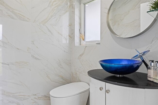 Building Photo - 2534 Golf View Dr