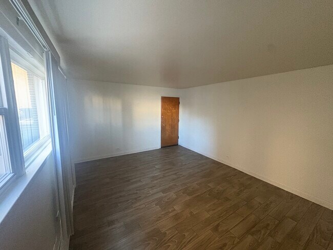Building Photo - 12747 S Hoyne Ave
