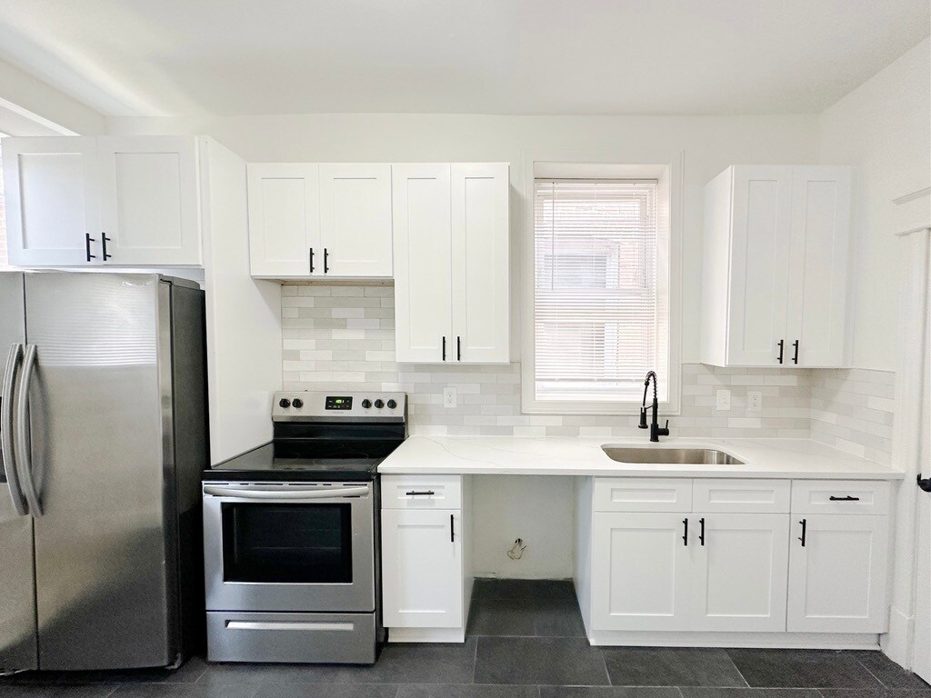 Building Photo - 4167 Botanical Ave