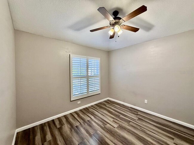 Building Photo - 8711 Busch Oaks St