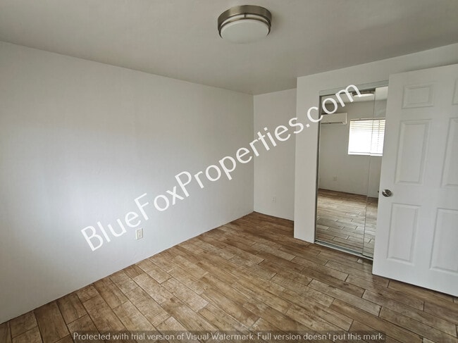 Building Photo - 3401 E Bermuda St