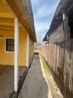 Building Photo - 3911 Spear St