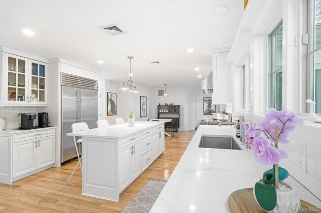 Building Photo - 60 Hillside Ln