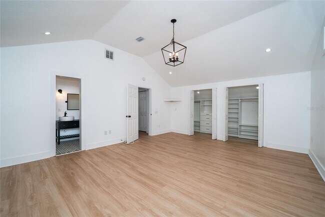 Building Photo - 6704 N Taliaferro Ave