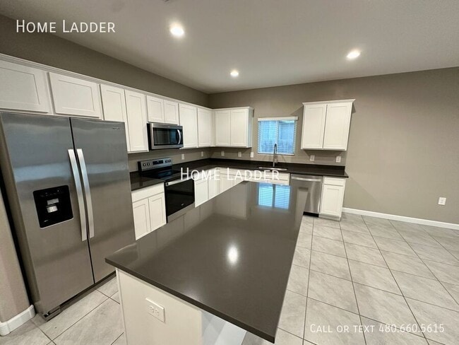 Building Photo - 36725 N Alderney Ct