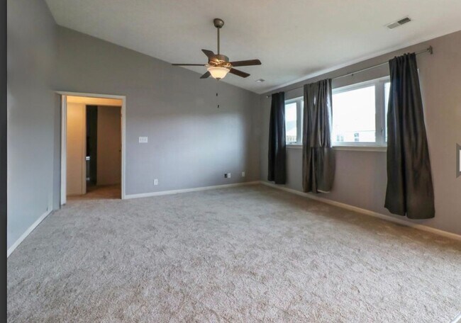 Building Photo - BRITTANY CHASE...3 Bedroom 2 Bath