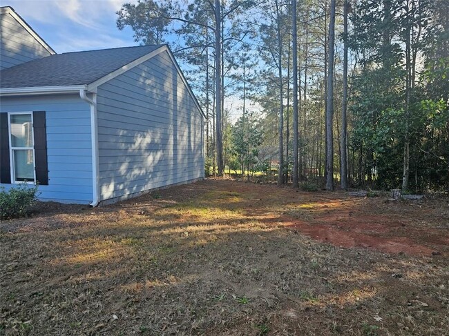 Building Photo - 175 Sawmill Ct N