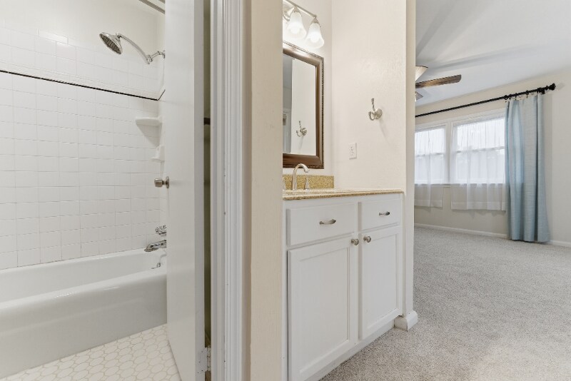 Building Photo - 210 73rd St