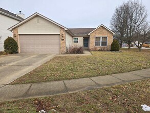 Building Photo - 3 bed 2 bath