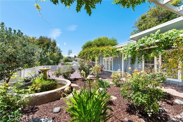 Building Photo - 480 Thalia St