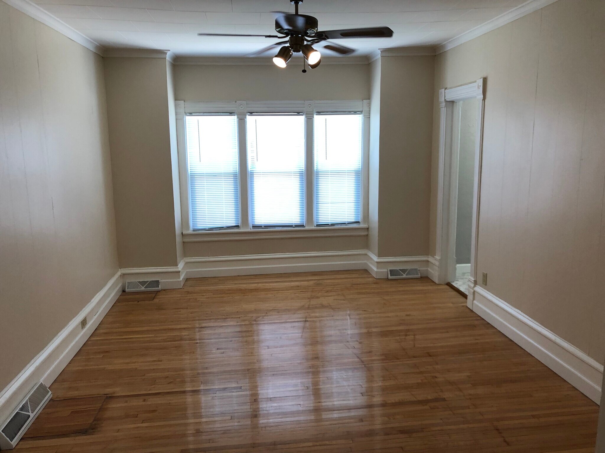 Building Photo - 24 W 12th Ave