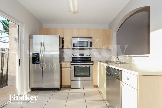 Building Photo - 17166 SW 138th Ct