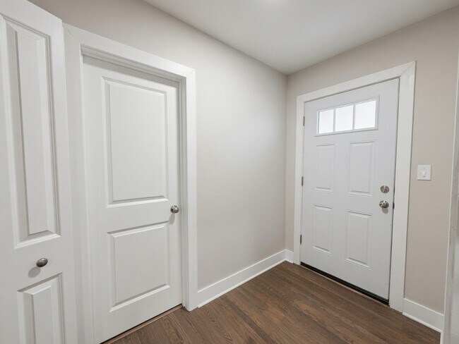 Building Photo - 4004 N Bell Ave