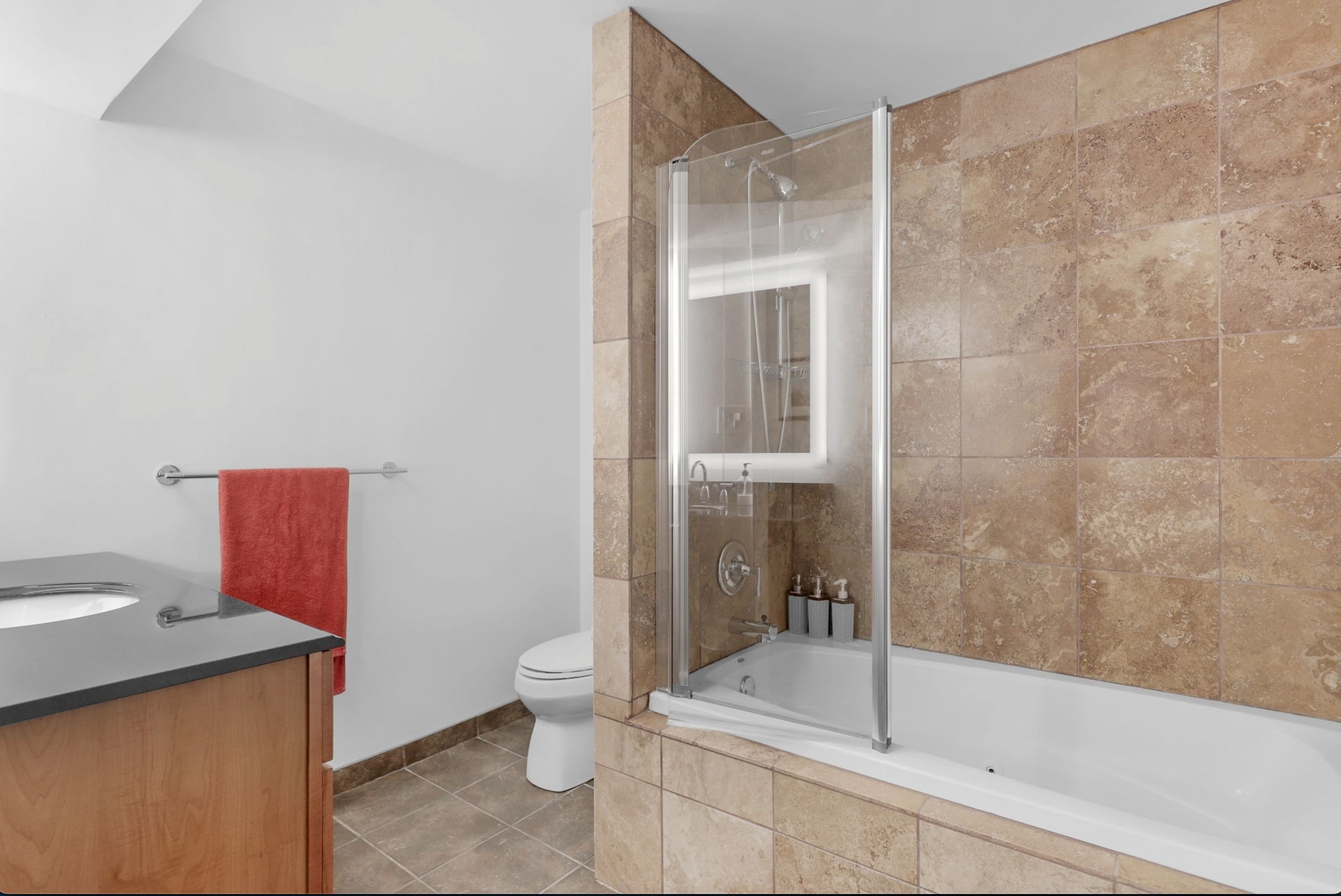 Master bath - 7902 Carteret Rd