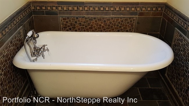 Building Photo - 84-86 W 2nd Ave