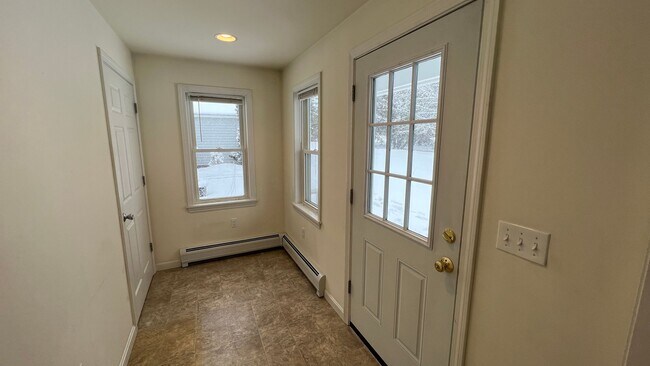 Building Photo - Conventional Style 3 BR Single Family Home...