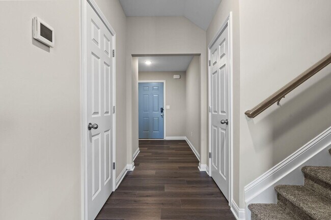 Building Photo - 824 Copley Pointe Dr