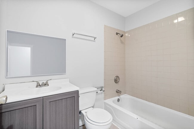 Building Photo - 1726 N Kedzie Ave