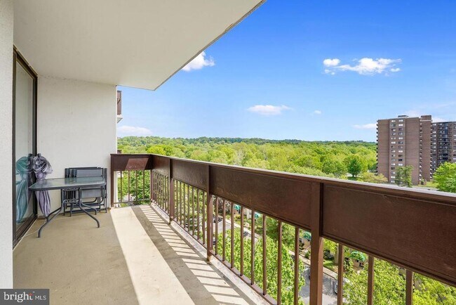Building Photo - 5300 Holmes Ln