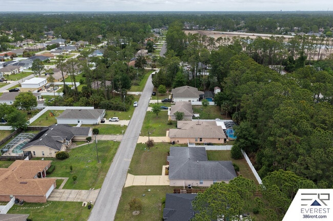 Building Photo - 13 Ryberry Dr