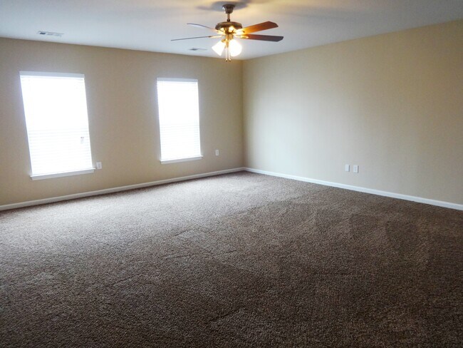 Building Photo - 405 Crystal Oaks Ln