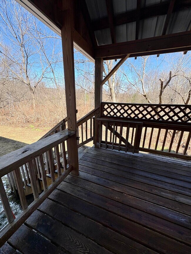 Building Photo - 834 Main St