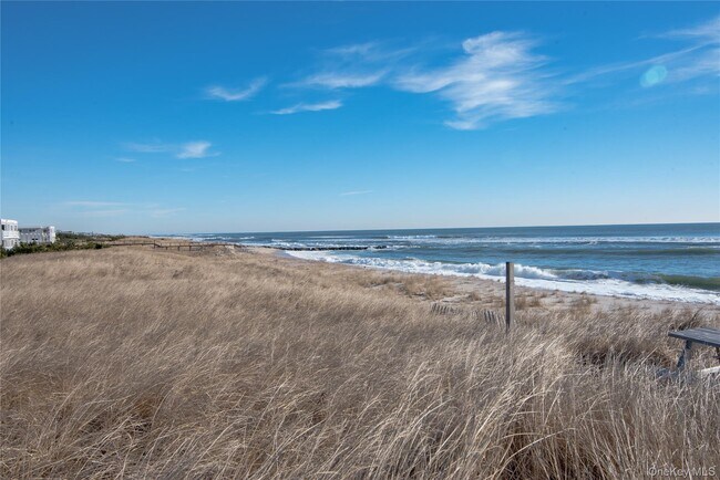 Building Photo - 539 Dune Rd