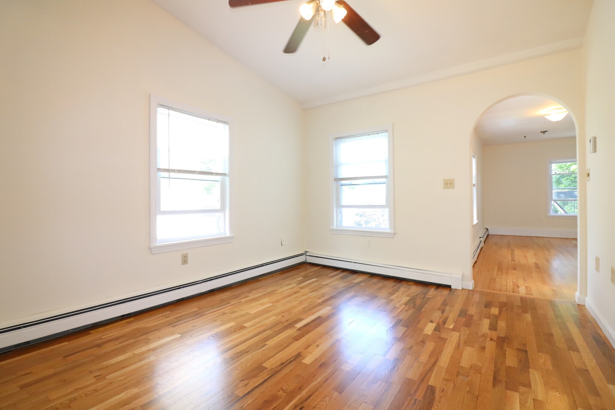 Building Photo - 13 Vinton St