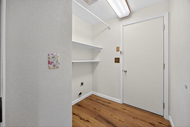 Building Photo - 1517 Westfield Way