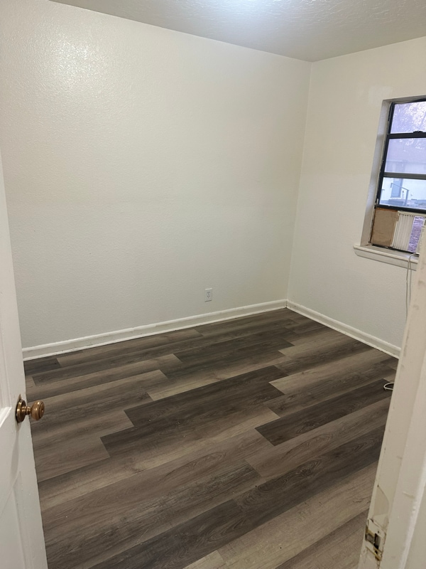 Building Photo - 1700 Pontiac Dr