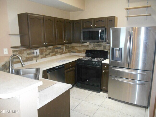Building Photo - 14017 Tierra Vergel Dr