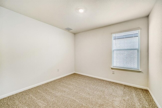 Building Photo - 1936 Bandito Bluff Pass