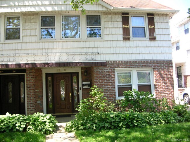 Building Photo - 57-04 Cloverdale Blvd