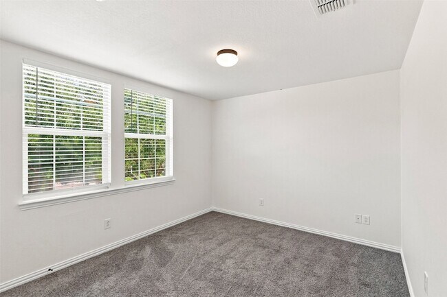 Building Photo - 3403 Oakleigh Ln